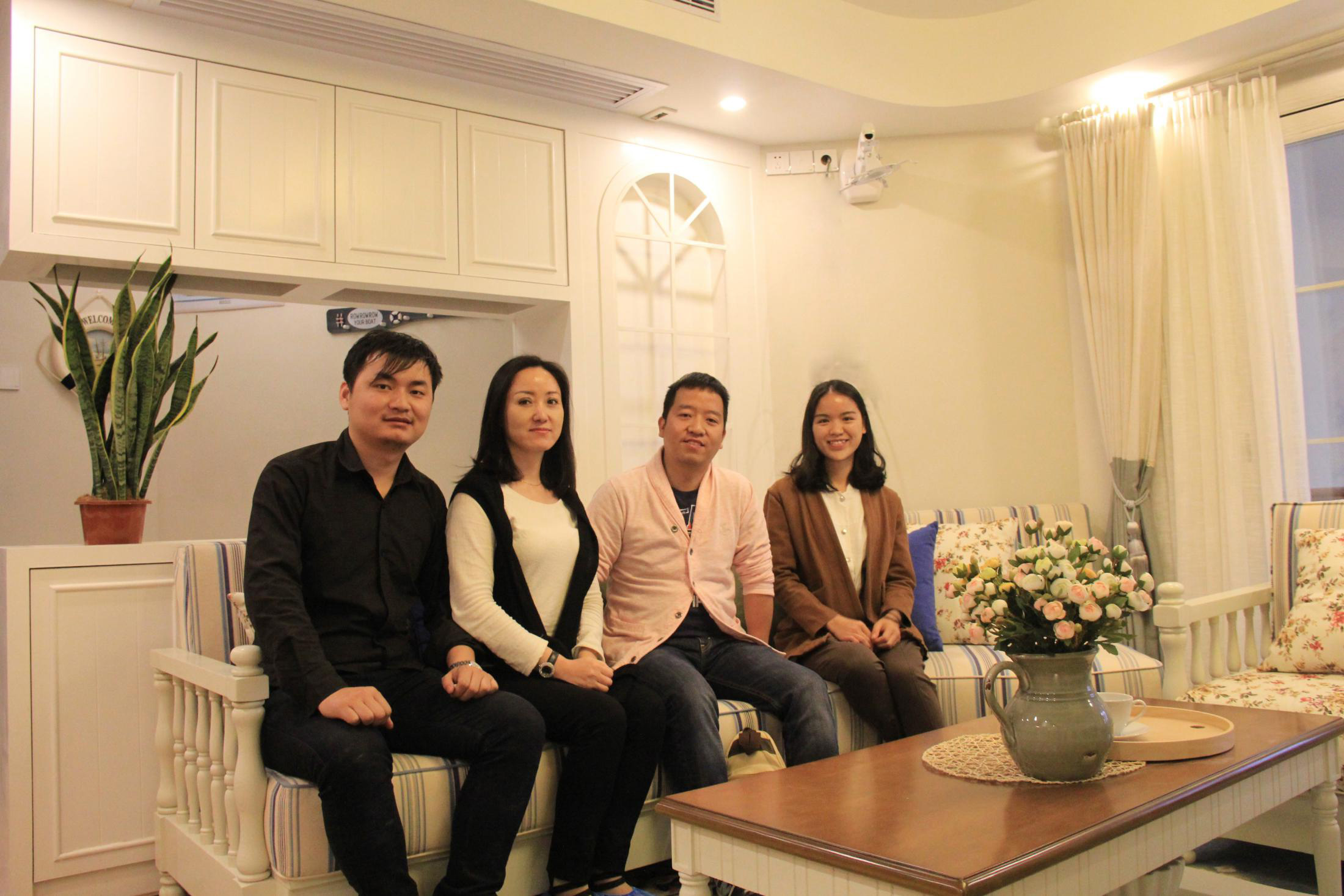 別墅裝飾設(shè)計師合照